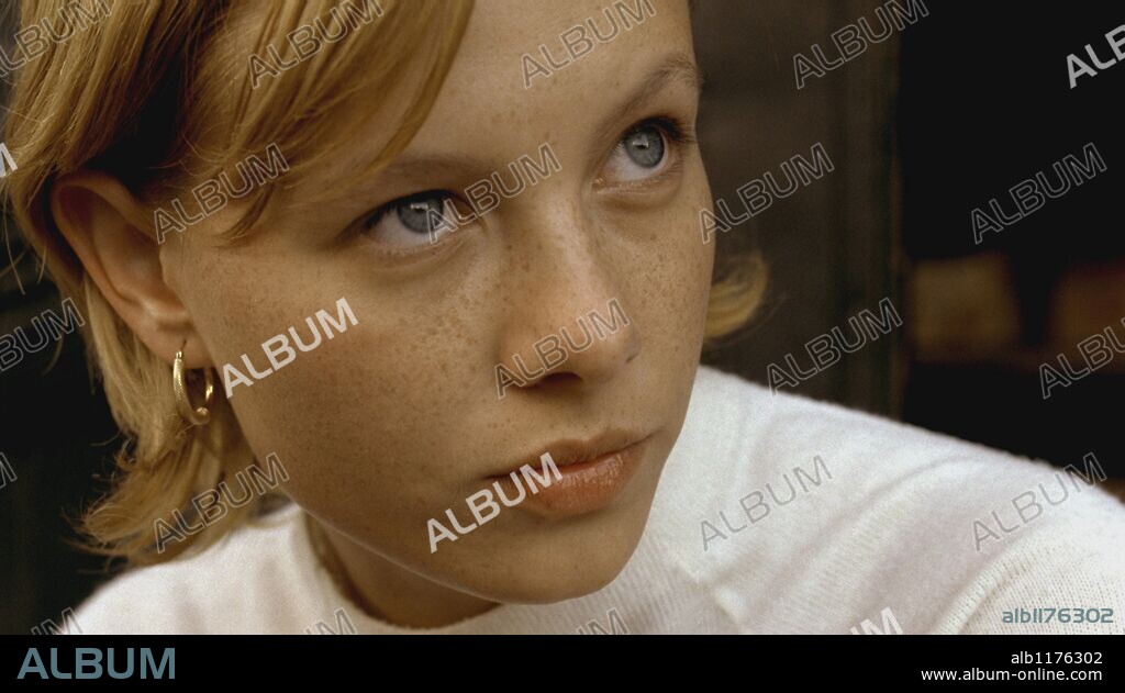 EWELINA WALENDZIAK in TRICKS, 2007 (SZTUCZKI), directed by ANDRZEJ JAKIMOWSKI. Copyright KINO SWIAT INTERNATIONAL/ZJEDNOCZENIE ARTYSTOW I RZEMIESLNIK.