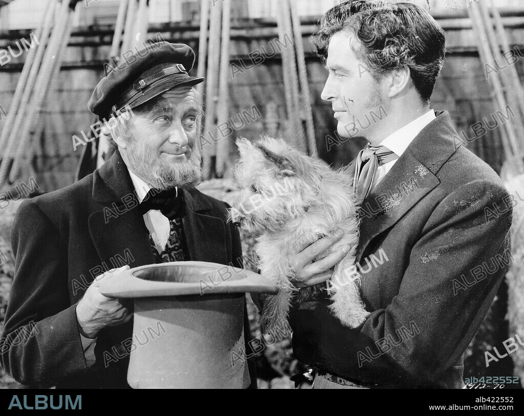 LYNNE OVERMAN and RAY MILLAND in REAP THE WILD WIND, 1942, directed by CECIL B DEMILLE. Copyright PARAMOUNT PICTURES.