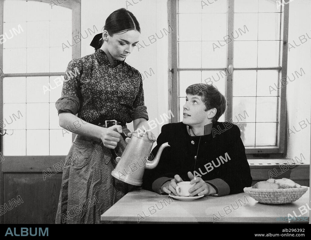 BARBARA STEELE and MATHIEU CARRIERE in YOUNG TORLESS, 1966 (DER JUNGE TORLESS), directed by VOLKER SCHLONDORFF. Copyright FRANZ SEITZ MUNCHEN/NOUVELLES EDITIONS.