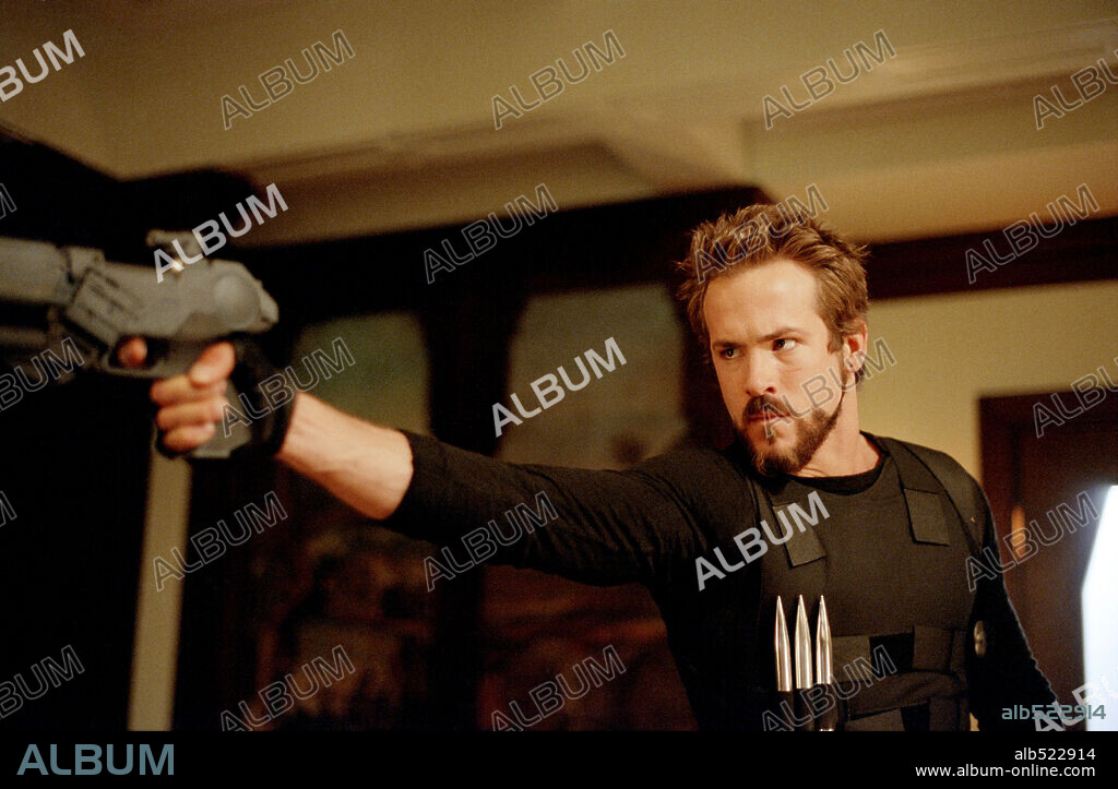 RYAN REYNOLDS in BLADE TRINITY, 2004 (BLADE: TRINITY), directed by DAVID S. GOYER. Copyright NEW LINE CINEMA / PERA, DIYAH.