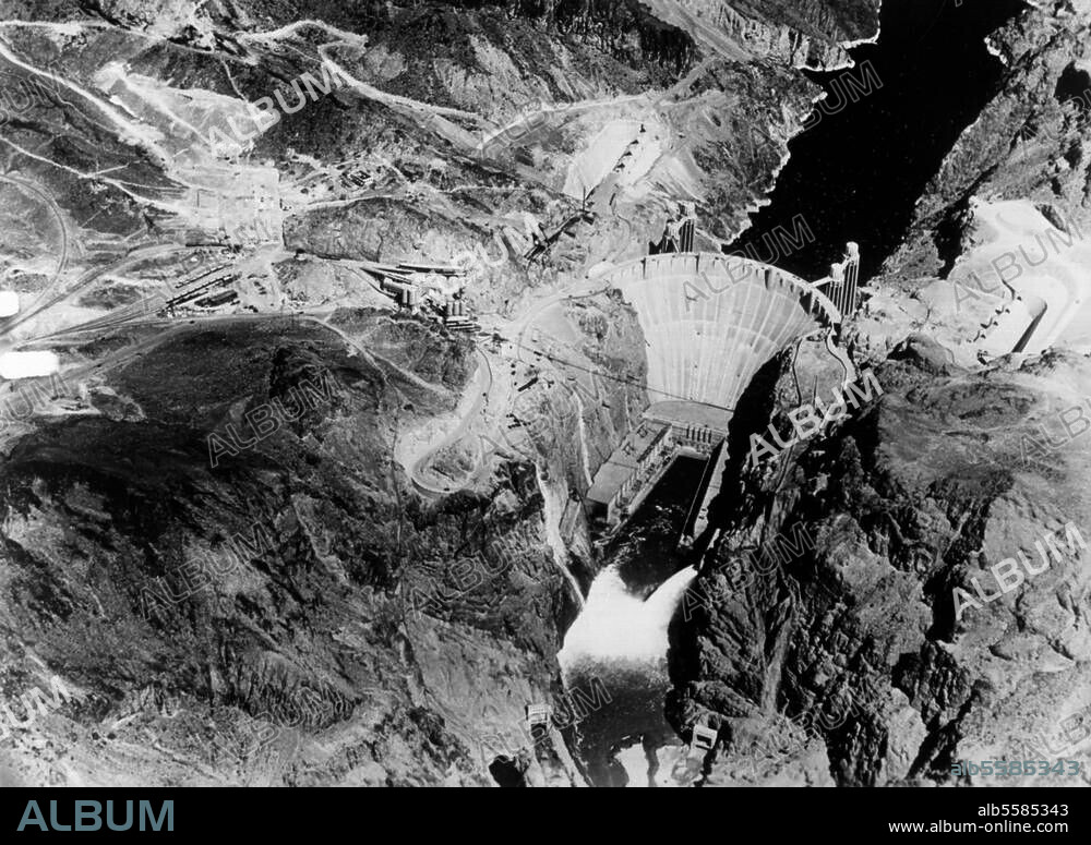 Hoover Dam (Nevada, USA). (before 1947 Boulder Dam; dam on the Colorado River, built 1930-36). The storage lake fills with water. Photo, 1936.