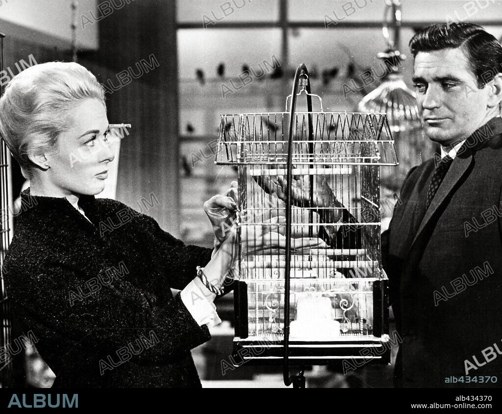 ROD TAYLOR et TIPPI HEDREN dans THE BIRDS, 1963, réalisé par ALFRED HITCHCOCK. Copyright Alfred J. Hitchcock Productions.