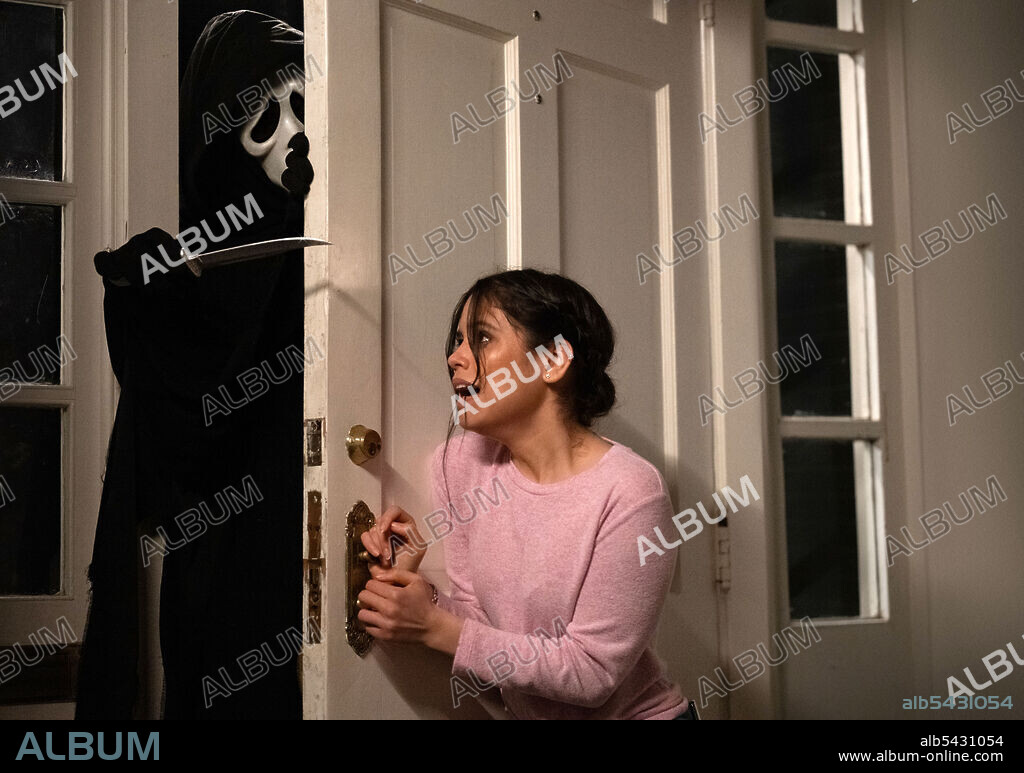 JENNA ORTEGA in SCREAM, 2022, directed by MATT BETTINELLI-OLPIN and TYLER GILLETT. Copyright MIRAMAX.