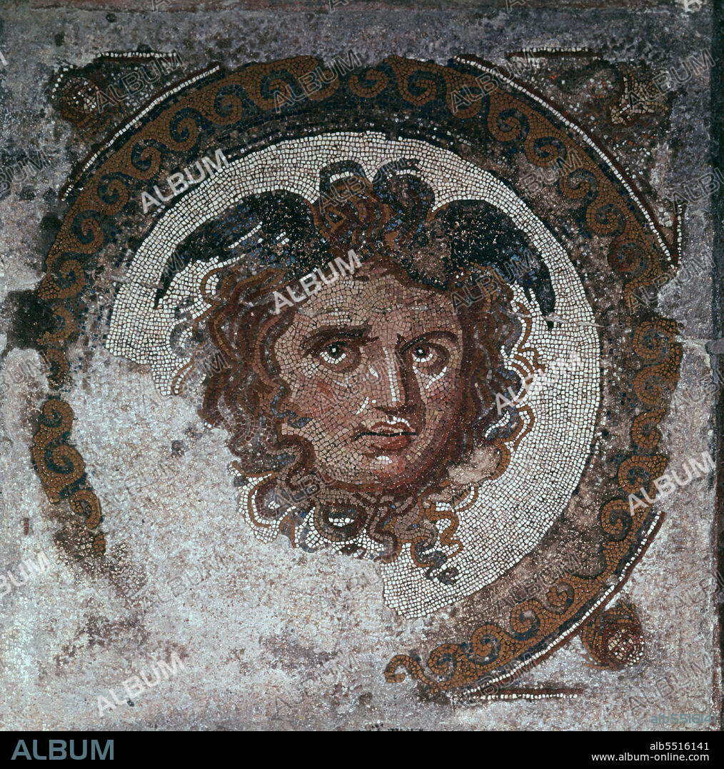 MEDUSA. MONSTRUOS DE LA MITOLOGIA GRIEGA. UNA DE LAS TRES GORGONAS , LA UNICA QUE FUE MORTAL. MOSAICO. MUSEO ARQUEOLOGICO. TARRAGONA.