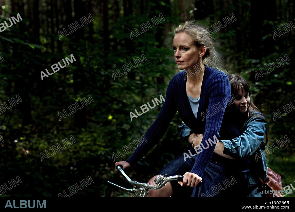 NINA HOSS en BARBARA, 2012, dirigida por CHRISTIAN PETZOLD. Copyright SCHRAMM FILM KOERNER & WEBER.