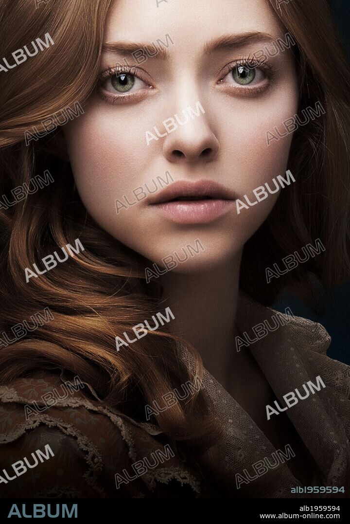 AMANDA SEYFRIED in LES MISERABLES, 2012, directed by TOM HOOPER. Copyright WORKING TITLE FILMS.