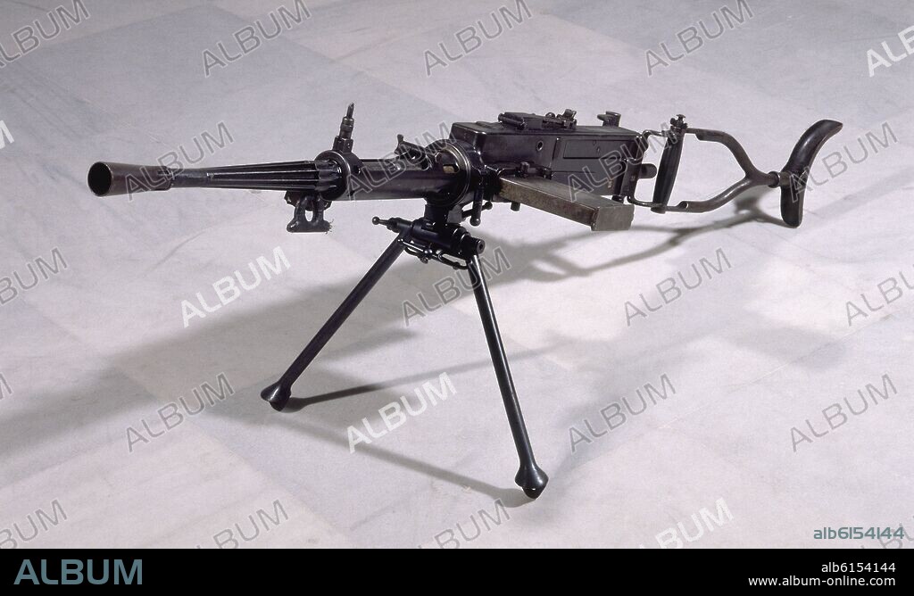 FUSIL AMETRALLADOR FIAT FABRICADO EN ITALIA DE CALIBRE 6,5 mm.
