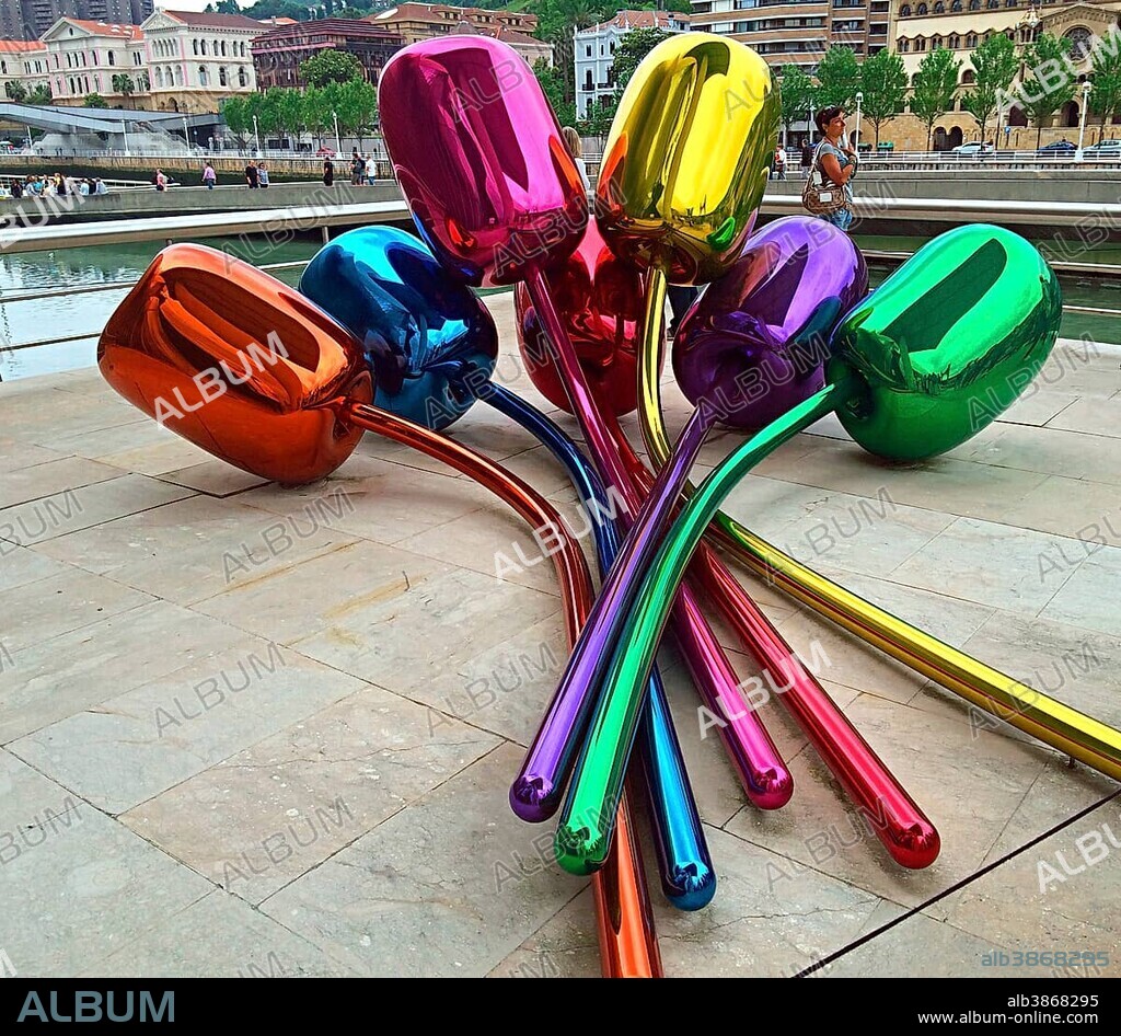 Tulips, sculpture by Jeff Koons in front of Guggenheim Museum, Bilbao, Basque Country, Spain