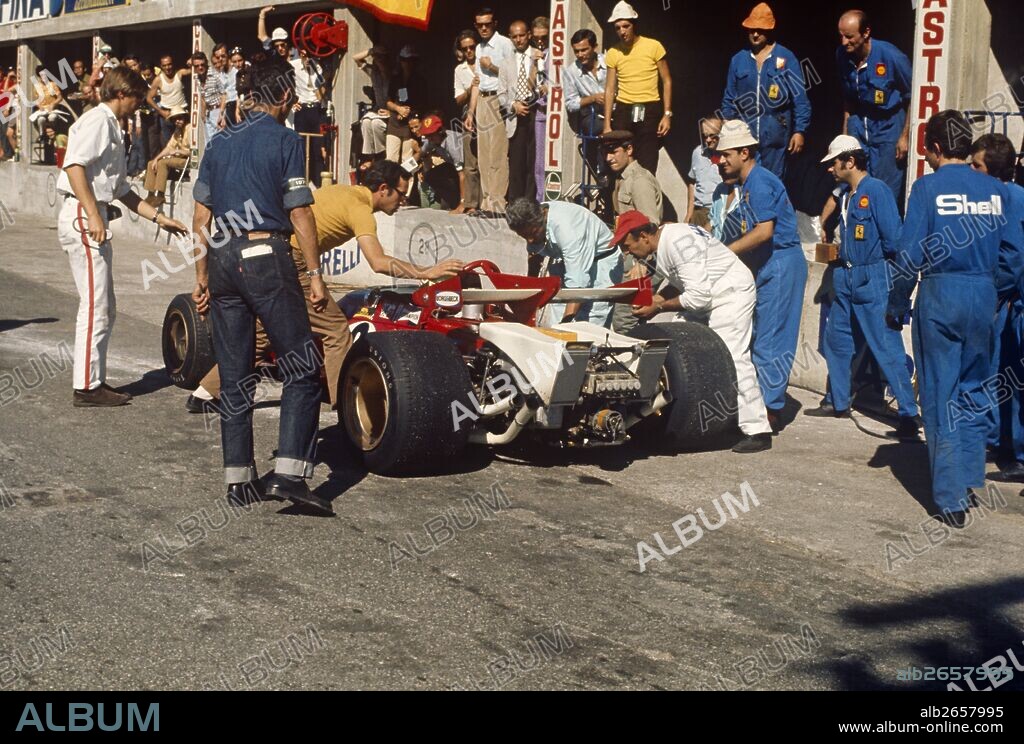 Italian GP, Monza 6th September 1970. Ferrari in pits.
