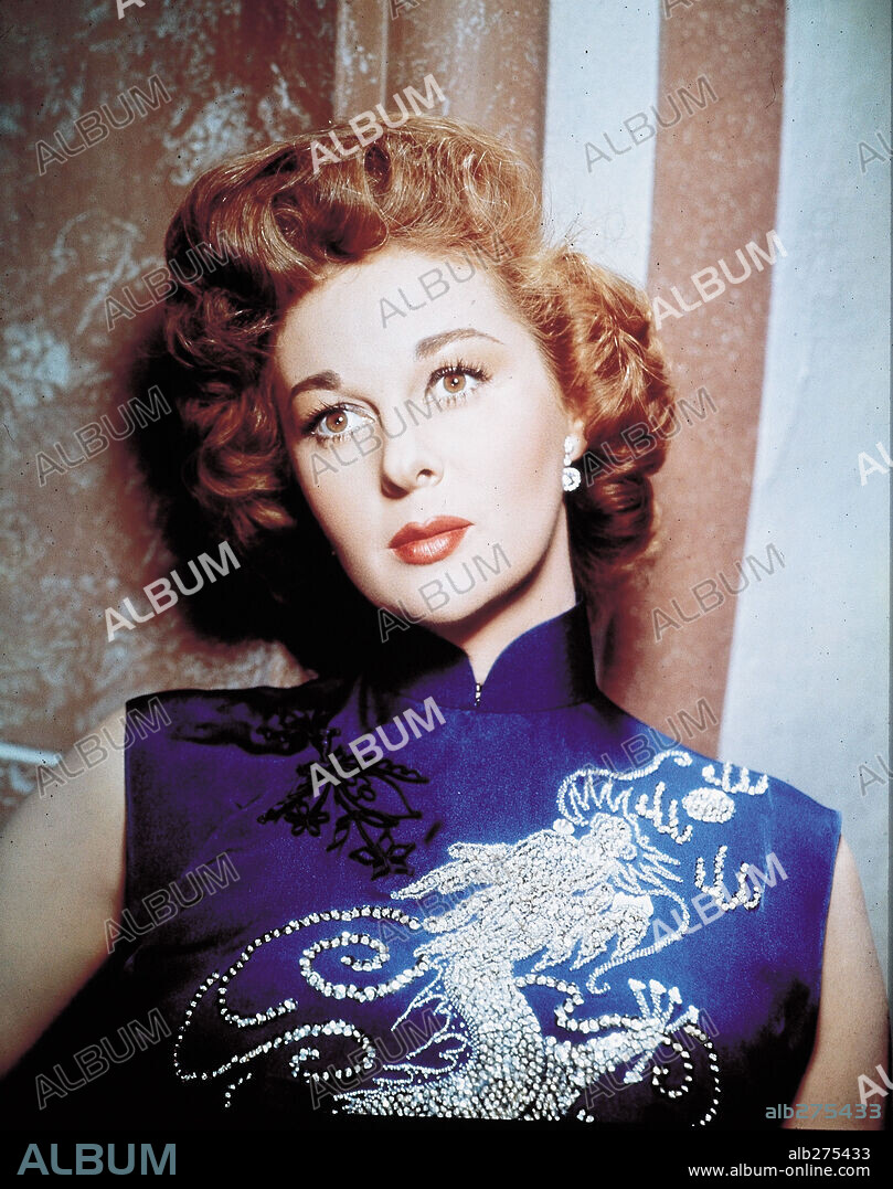 SUSAN HAYWARD en CITA EN HONG-KONG, 1955 (SOLDIER OF FORTUNE), dirigida por EDWARD DMYTRYK. Copyright 20TH CENTURY FOX.