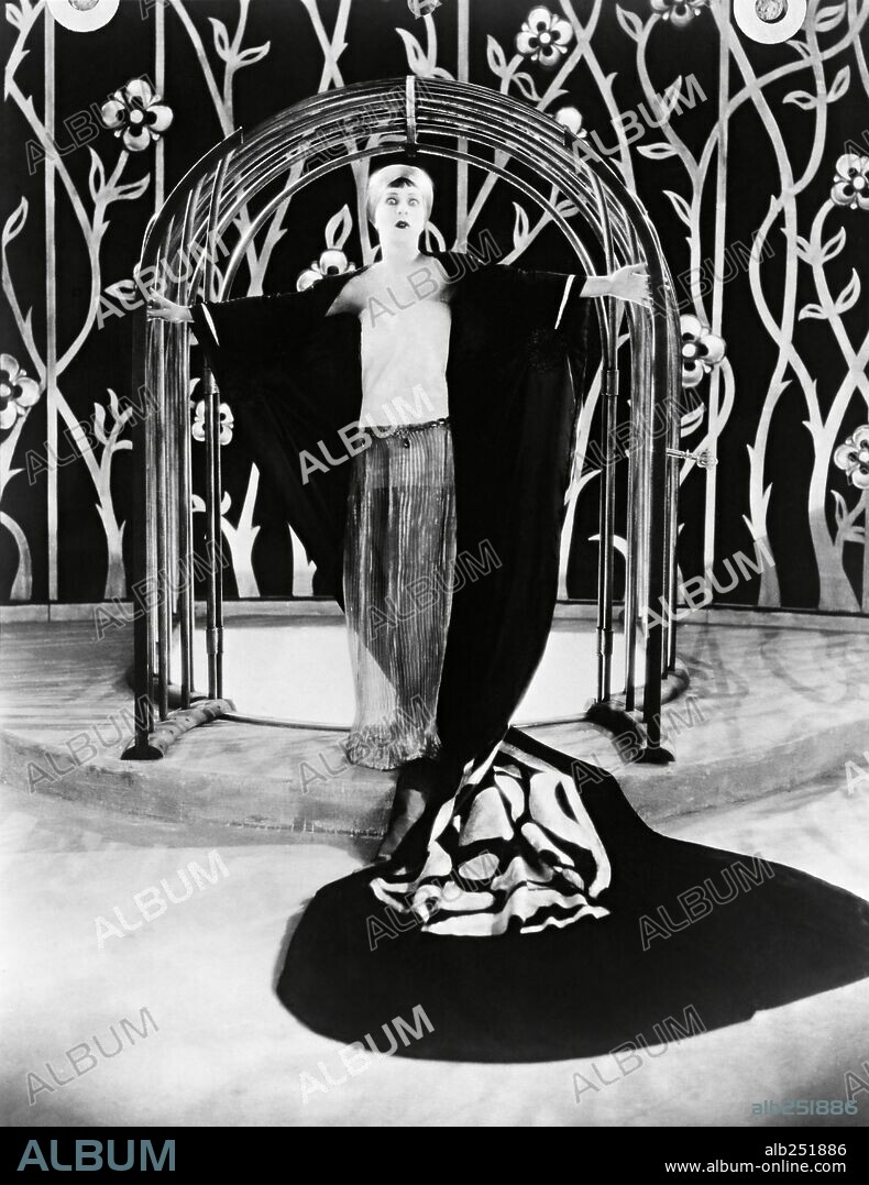 ALLA NAZIMOVA en SALOME, 1922, dirigida por CHARLES BRYANT. Copyright UNITED ARTISTS.