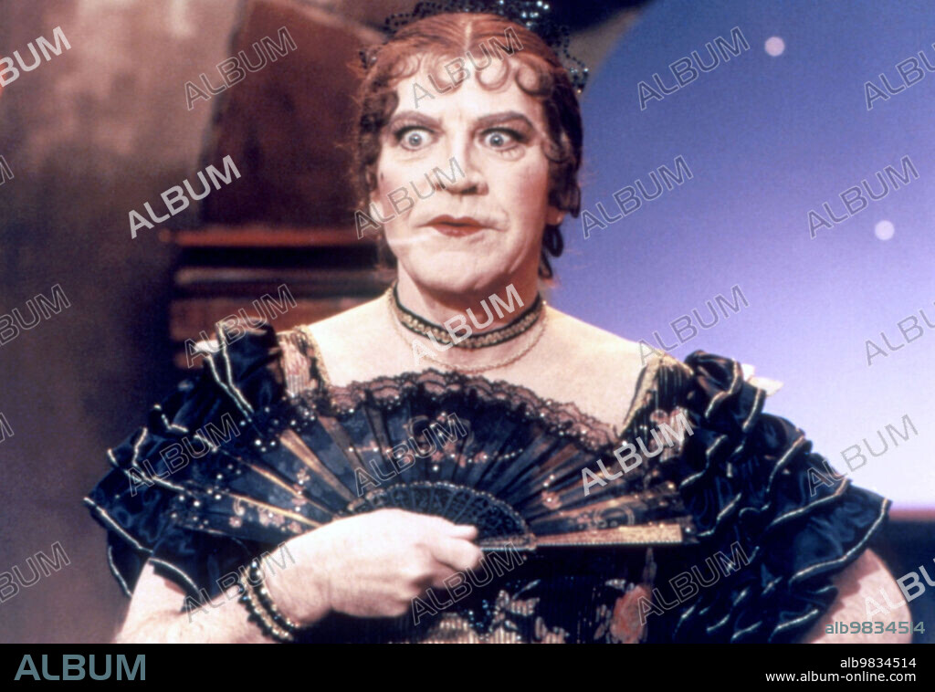 ROBERT PRESTON in VICTOR / VICTORIA, 1982, directed by BLAKE EDWARDS. Copyright M.G.M/UNITED ARTIST.