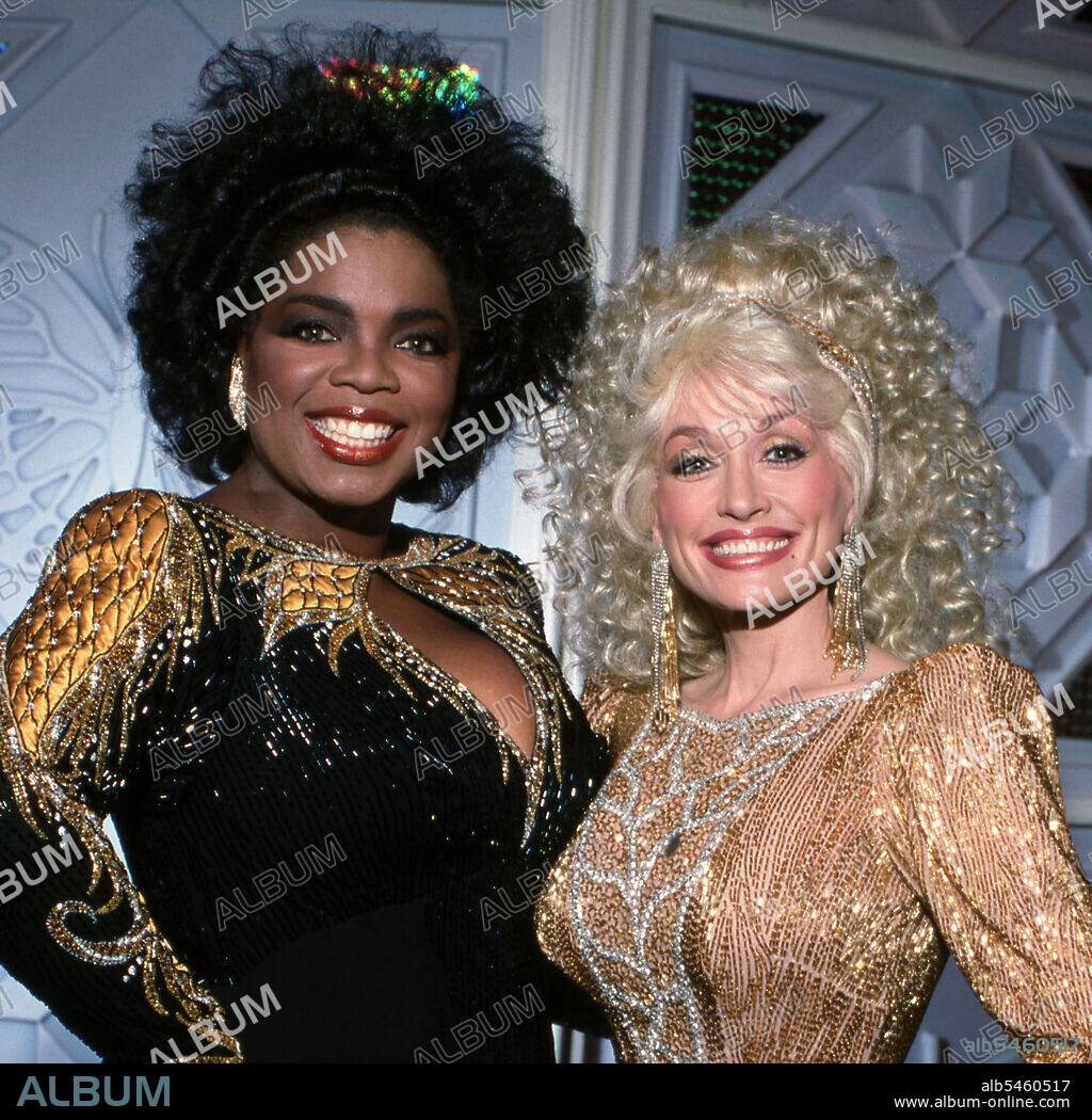 DOLLY PARTON and OPRAH WINFREY in DOLLY, 1987, directed by LOUIS J. HORVITZ. Copyright Sandollar Productions.