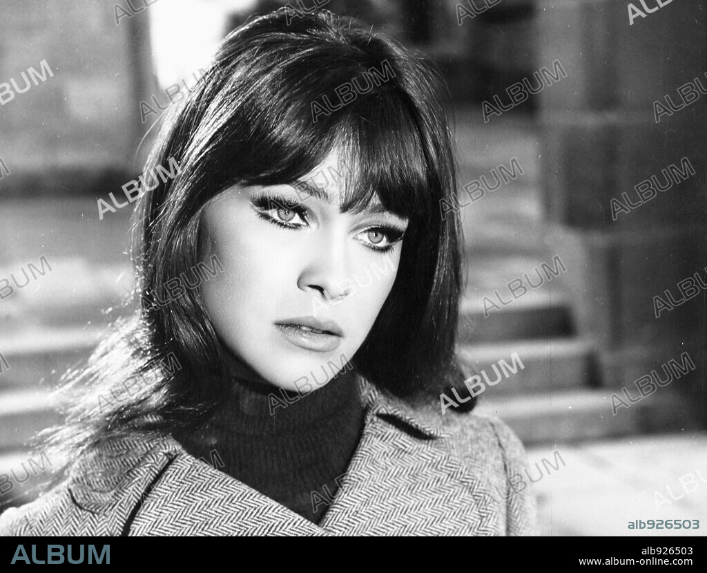 Marisol en CAROLA DE DIA, CAROLA DE NOCHE, 1969, dirigida por JAIME DE ARMIÑAN. Copyright GUION FILMS.