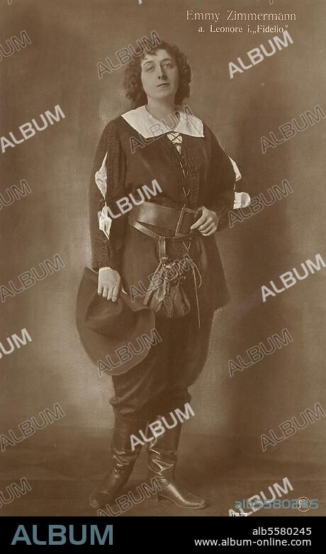 Beethoven, Ludwig van Komponist, 1770-1827. Werke: Fidelio (op. 72; UA 3. Fass. 1814). Rollenbild Emmy Zimmermann als "Leonore" in einer Aufführung der Staatsoper Berlin. Foto, um 1925 (Binder).