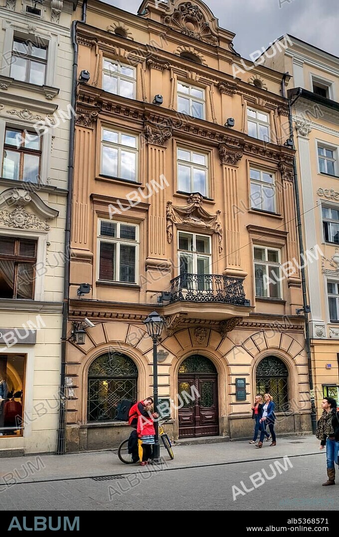Sculpture at the entrance to Dom Jana Matejki, birthplace of the painter Jana Matejko, 1838-1893, Ulica Florianska, Florianska Street, main square of Krakow, UNESCO World Heritage Site, Poland, Europe.