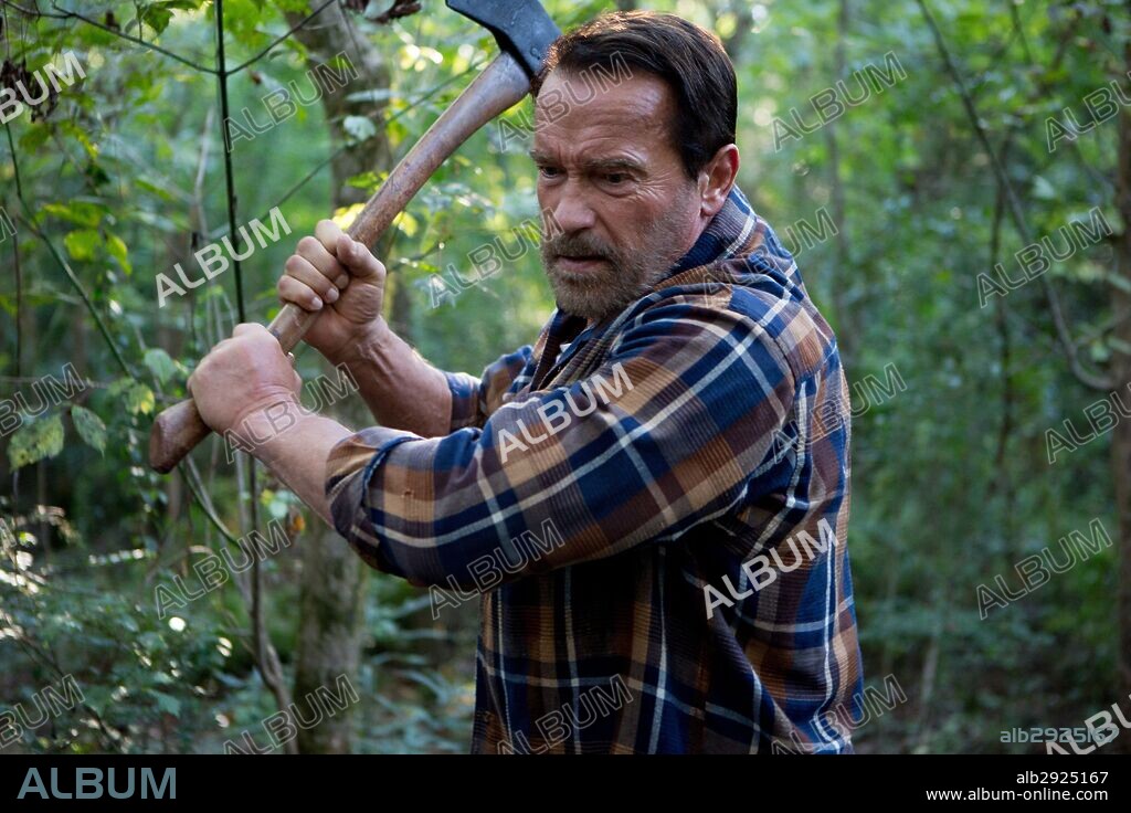 ARNOLD SCHWARZENEGGER in MAGGIE, 2015, directed by HENRY HOBSON. Copyright LIONSGATE.