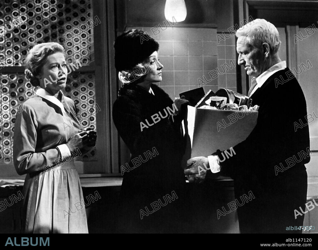 MARLENE DIETRICH y SPENCER TRACY en VENCEDORES O VENCIDOS?, 1961 (JUDGMENT AT NUREMBERG), dirigida por STANLEY KRAMER. Copyright UNITED ARTISTS.