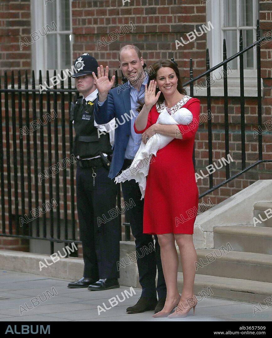 CATHERINE MIDDLETON und Prince William of Wales. April 23, 2018 - London, England, United Kingdom - Photo by: KGC-49/182/STAR MAX/IPx.2018.4/23/18.Prince William, Duke of Cambridge, Prince George and Princess Charlotte arrive at the Lindo Wing where Catherine, The Duchess of Cambridge (Kate Middleton), gave birth to their third child on April 23, 2018 in London, England. The Duchess of Cambridge gave birth to a boy at 11:01 BST, weighing 8lb 7oz. 23/04/2018