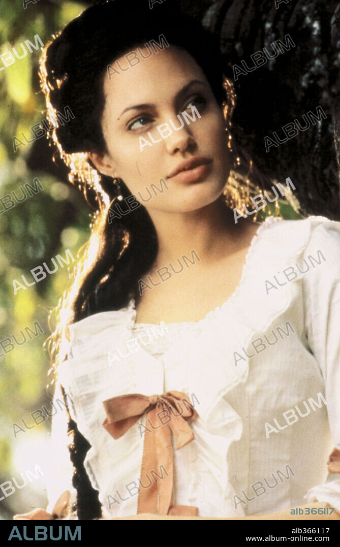 ANGELINA JOLIE dans ORIGINAL SIN, 2001, réalisé par MICHAEL CRISTOFER. Copyright M.G.M / GROBET, LOURDES.