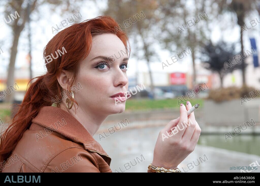 CHRISTINA HENDRICKS dans DRIVE, 2011, réalisé par NICOLAS WINDING REFN. Copyright BOLD FILMS.
