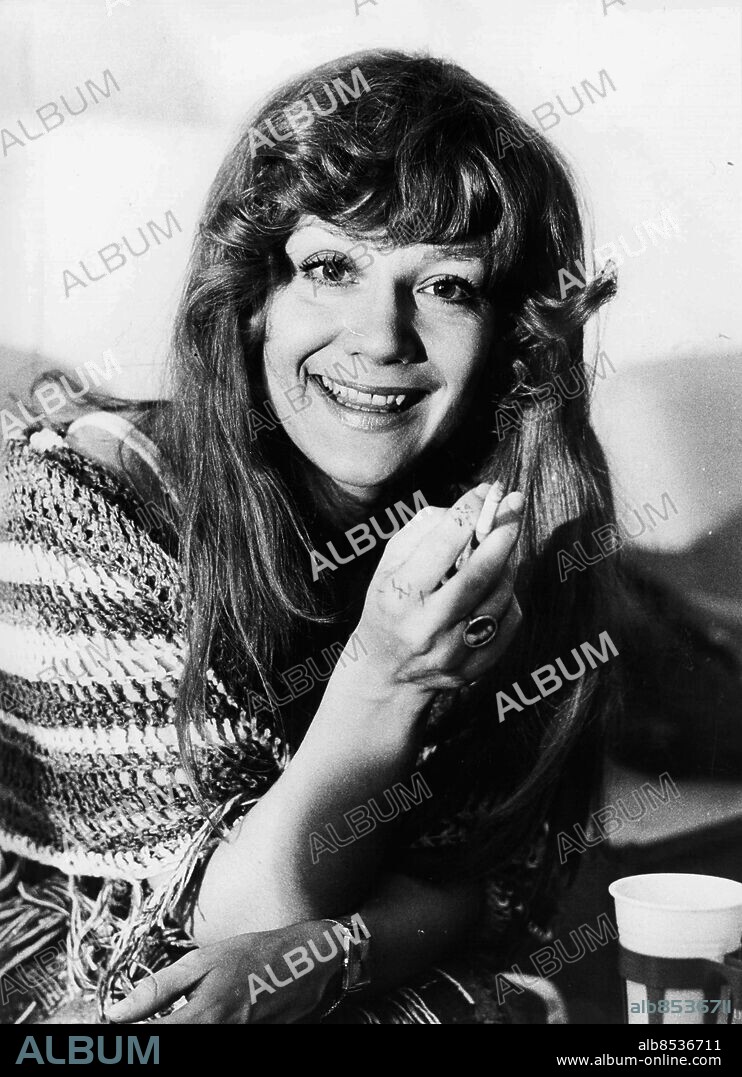 GÖTEBORG 1975-06-16.. "Det är altid stimulerande att göra ett bra jobb. Förutsättningarna är goda när det gäller samarbete med Vilgot Sjöman", säger Christina Stenius - skådespelare. *** Local Caption *** GP Foto: Curt Warås / Kamerareportage / TT / Kod: 2524.
