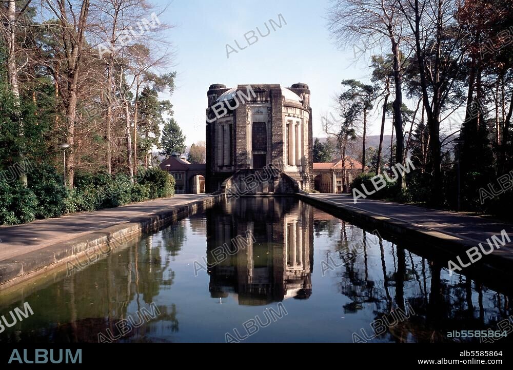 Dresden-Tolkewitz (Sachsen), Krematorium. (erb. 1908-12; Arch. Fritz Schumacher). Außenansicht. Foto.