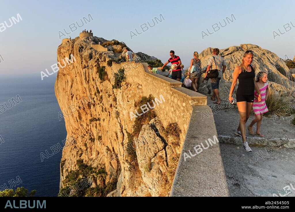 Mirador de Sa Creueta, punta de La Nao,peninsula de Formentor, Pollença, Parque natural de la Sierra de Tramuntana, Mallorca,Islas Baleares, Spain.