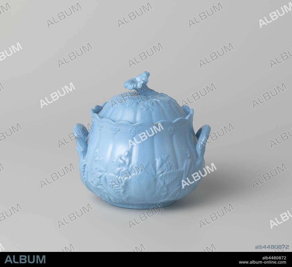 Sugar bowl, blue, with flowers and leaves in relief, Pottery bowl, blue stone. The outside with flowers and leaves in relief. The two handles made up of leaves and twigs., Petrus Regout, Maastricht, 1860, h 8.6 cm × w 12.5 cm × d 11.6 cm.