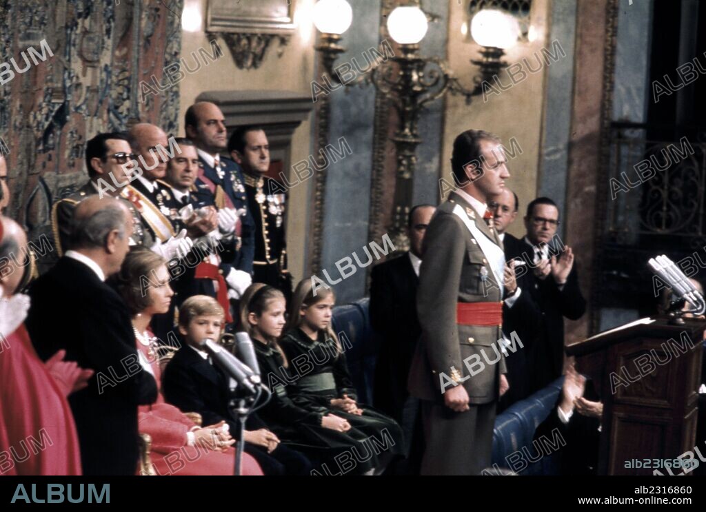 JUAN CARLOS I. REY DE ESPAÃ‘A . ROMA 1938-. CEREMONIA DE LA CORONACION . DISCURSO DE LA CORONA. CONGRESO DE LOS DIPUTADOS . MADRID 1975.