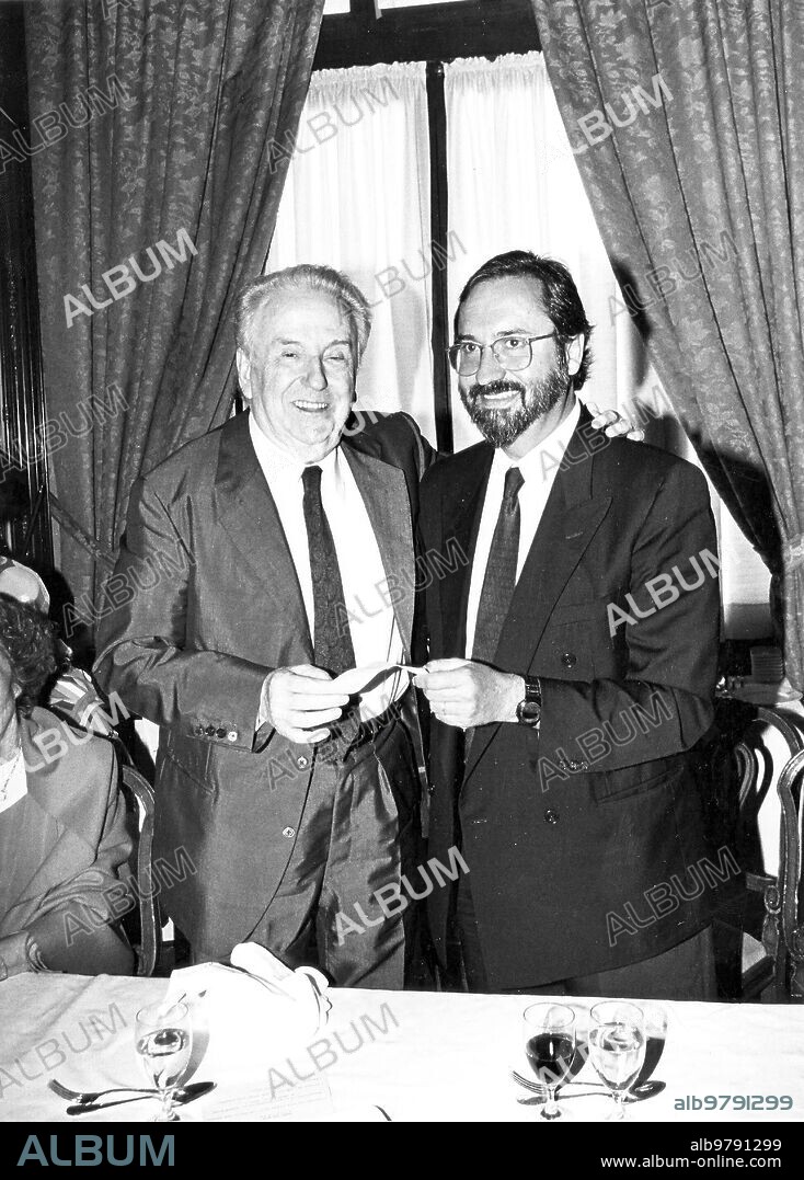 October 1992. Pedro Casals, winner of the Ateneo award, with José Manuel Lara.