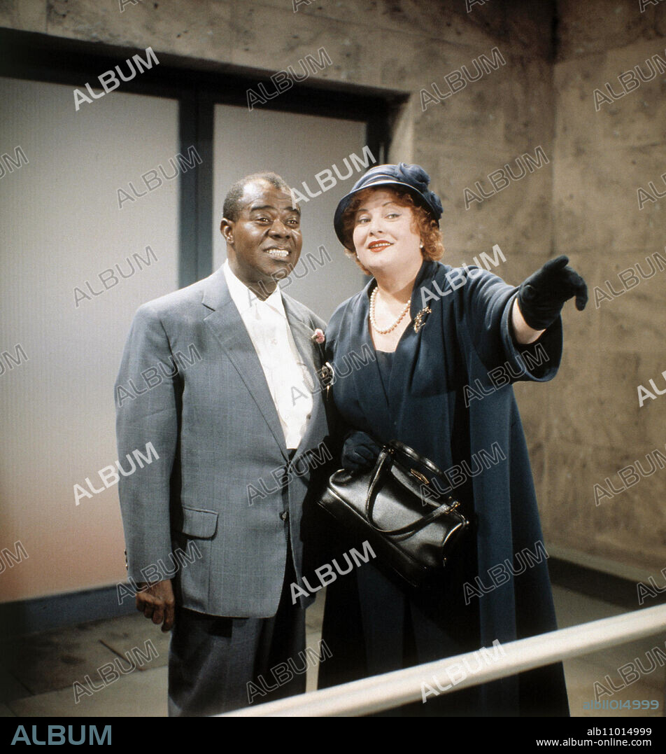 LA PALOMA BRD 1959 Paul Martin LOUIS ARMSTRONG and KITTI BÖHM in the musical film 'La Paloma', 1959.