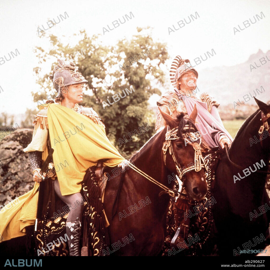 GAIUS JULIUS CAESAR, RICHARD CHAMBERLAIN and CHARLTON HESTON. CHARLTON HESTON and RICHARD CHAMBERLAIN in JULIUS CAESAR, 1970. Copyright COMMONWEALTH/AIP.
