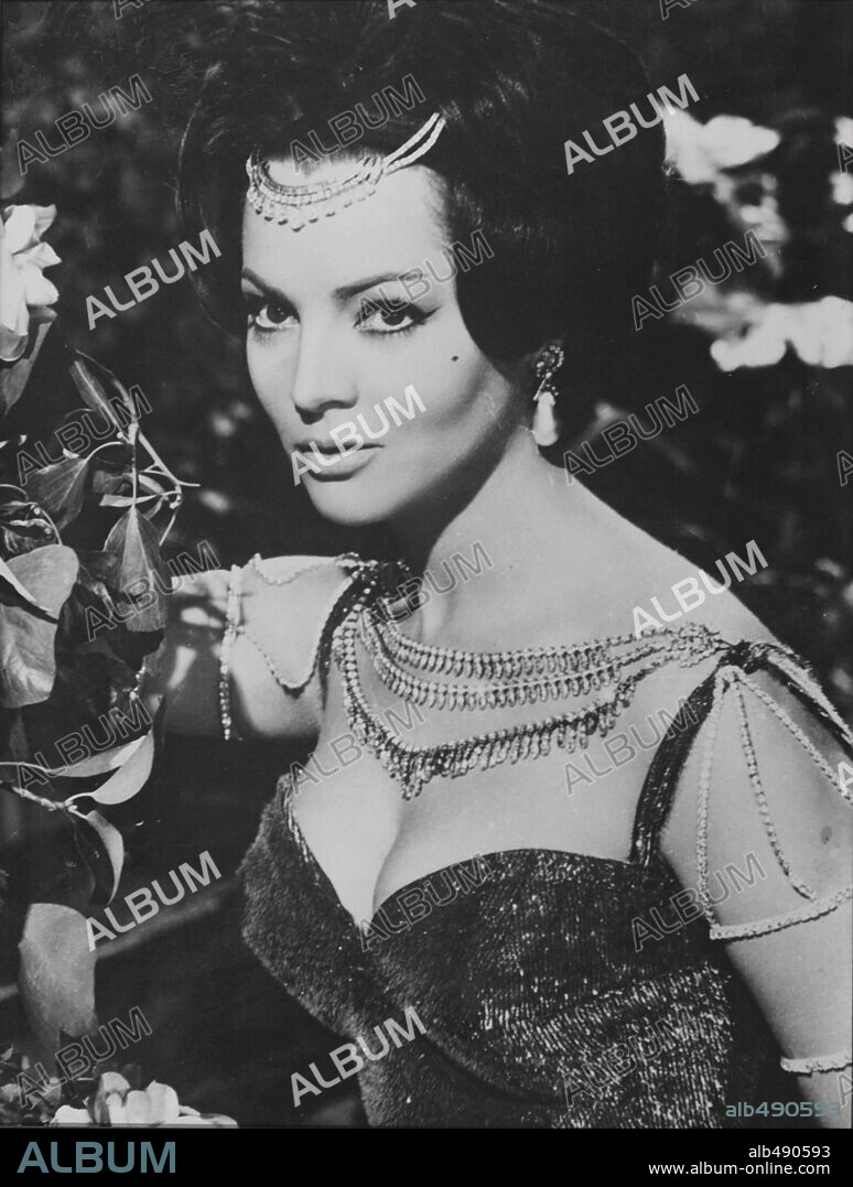 SARA MONTIEL in LA REINA DEL CHANTECLER, 1962, directed by RAFAEL GIL. Copyright SUEVIA FILMS.