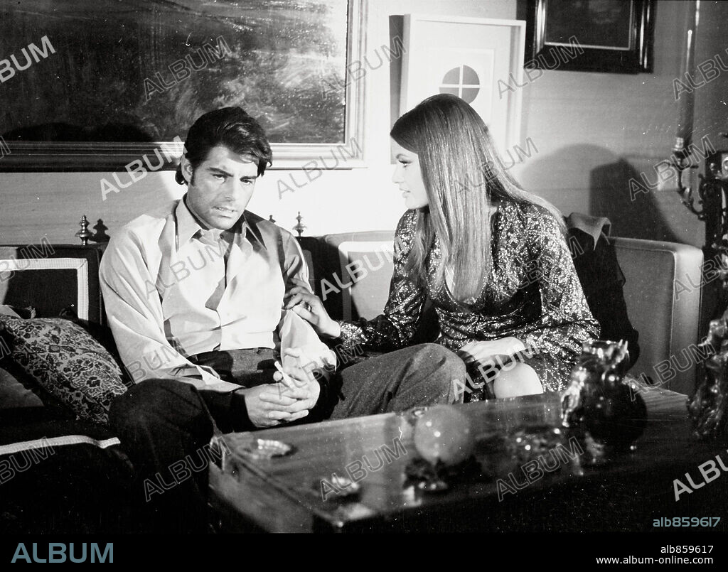 JUAN LUIS GALIARDO y MARISA MELL en ALTA TENSIÓN, 1972, dirigida por JULIO BUCHS.