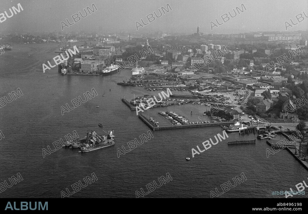 Göteborg omkring 1960 - Svenska Lloyd - Kustens varv - Klippan - Majorna - Göteborgs hamn *** Local Caption *** HT-bild Pärm flyg 1958 - 1963. KAMERAREPORTAGE.
