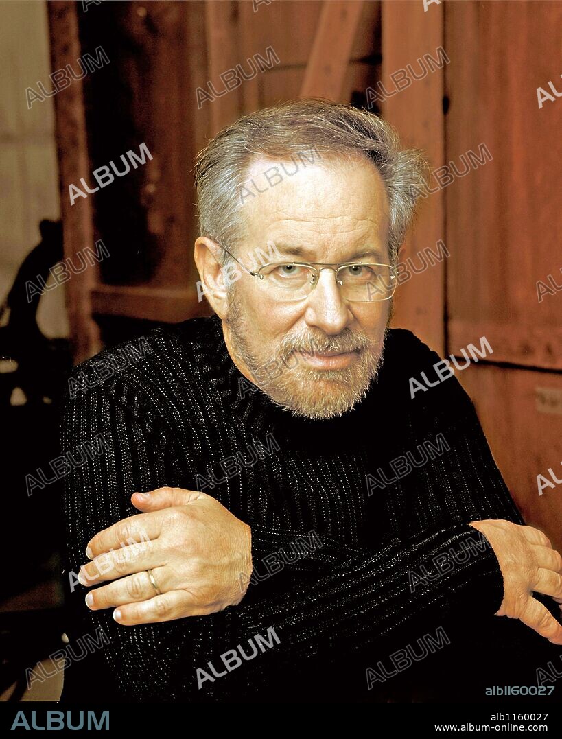 STEVEN SPIELBERG in TRANSFORMERS, 2007, directed by MICHAEL BAY. Copyright PARAMOUNT PICTURES.