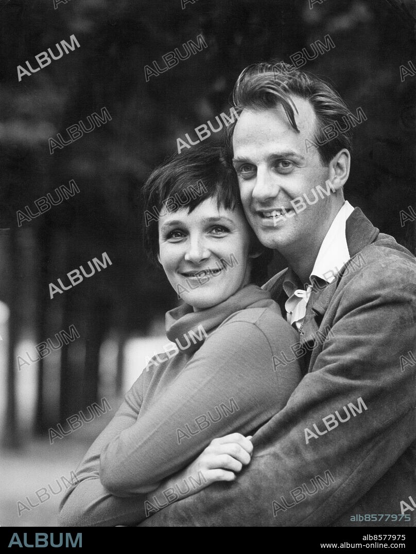 Orig. bildtext... JARL KULLE CATRIN WESTERLUND Anm. CD491 persons: JARL KULLE;CATRIN WESTERLUND sites: SVERIGE.