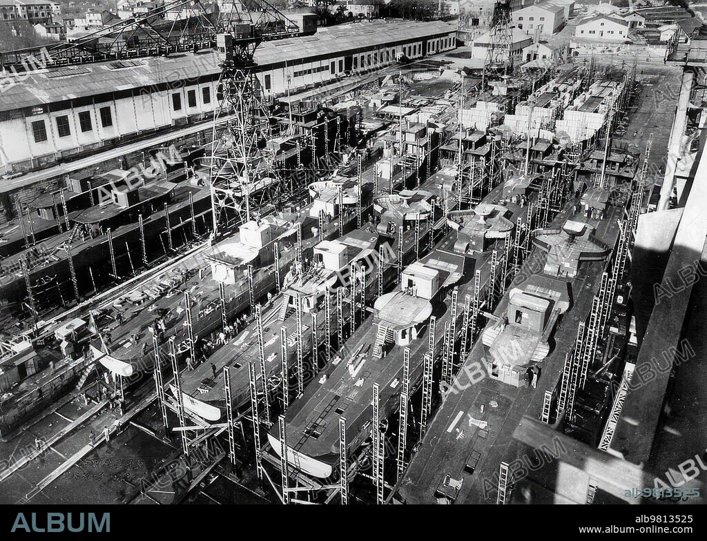 October 9, 1962. Six "Audaz" class destroyers and three minesweepers in the shipyards.