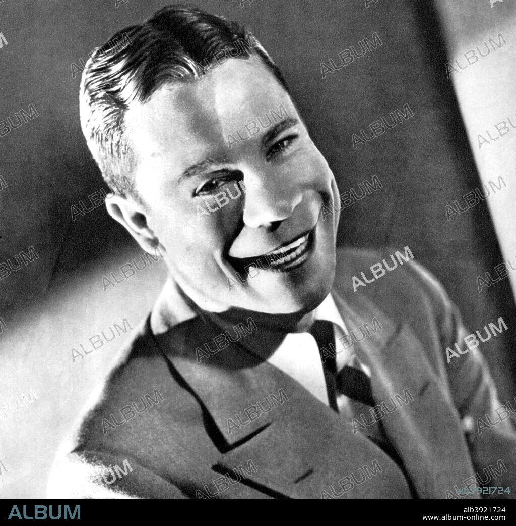 Joe E Brown, American actor and comedian, 1934-1935. Brown became a star after appearing in On With the Show, the first all colour talking musical comedy, in 1929. In the mid 1930s he was one of the highest earning Hollywood actors. He later starred in Some Like it Hot (1959). Taken from Meet the Film Stars, by Seton Margrave. (London, 1934-1935).