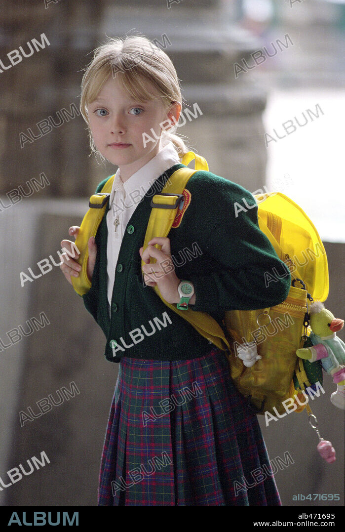 DAKOTA FANNING in MAN ON FIRE (2004), directed by TONY SCOTT. Copyright 20TH CENTURY FOX / VOLLMER, JURGEN.