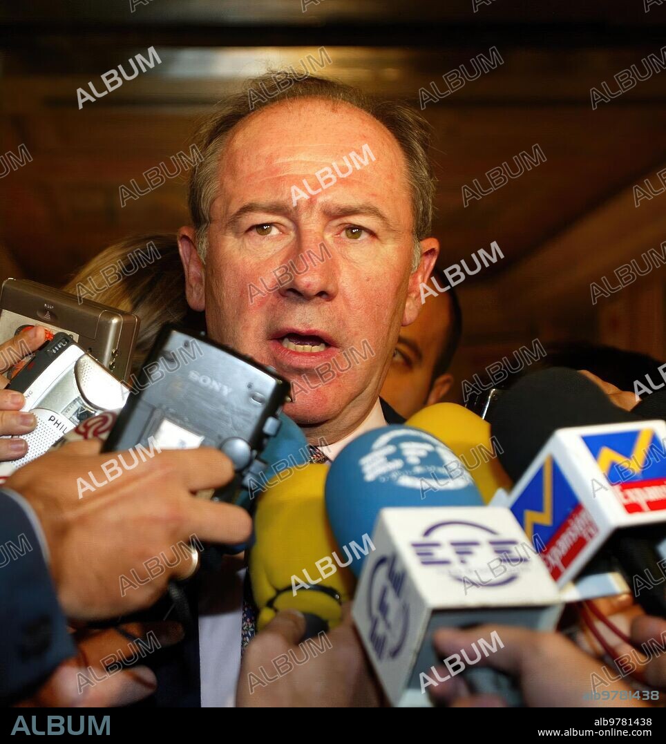 Madrid, 26-9-02. Premios de la Energía; En la imagen el vicepresidente del gobierno Rodrigo Rato . Foto Ernesto Agudo.