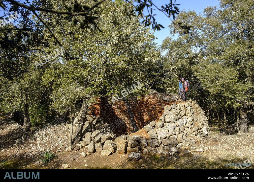 horno tradicional para fabricacion de cal, Mola de Son Pacs, Valldemossa, Mallorca, balearic islands, Spain.