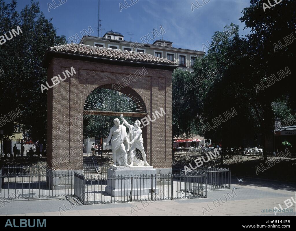 ANTONIO SOLA (1782-1861). MONUMENTO A DAOIZ Y VELARDE EN LA PLAZA DEL DOS DE MAYO - 1831 - NEOCLASICISMO ESPAÑOL.