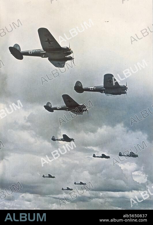 Geschichte / 2. Weltkrieg / Luftkrieg:. Deutsche Luftwaffe / Kampfgeschwader während eines Feindfluges. PK-Foto, 1940.