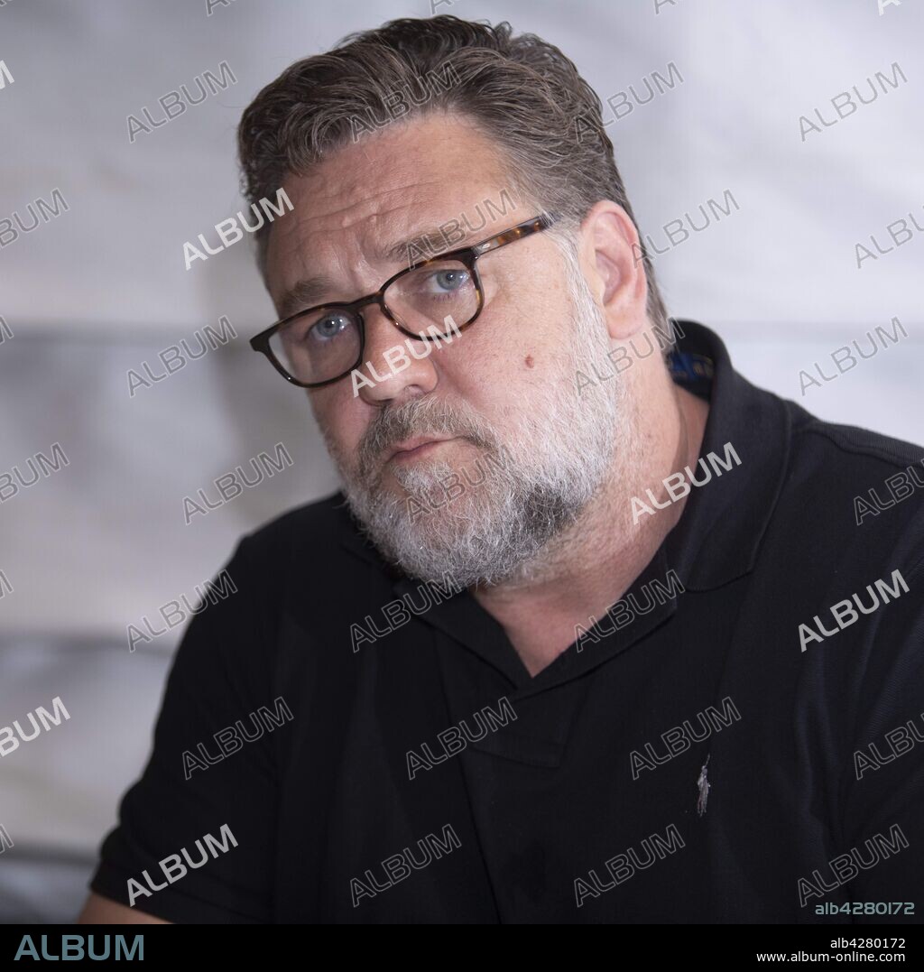 RUSSELL CROWE. June 19, 2019 - Nyc Essex House, NY, USA - Russell Crowe stars in the Shoetime TV series The Loudest Voice. 19/06/2019
