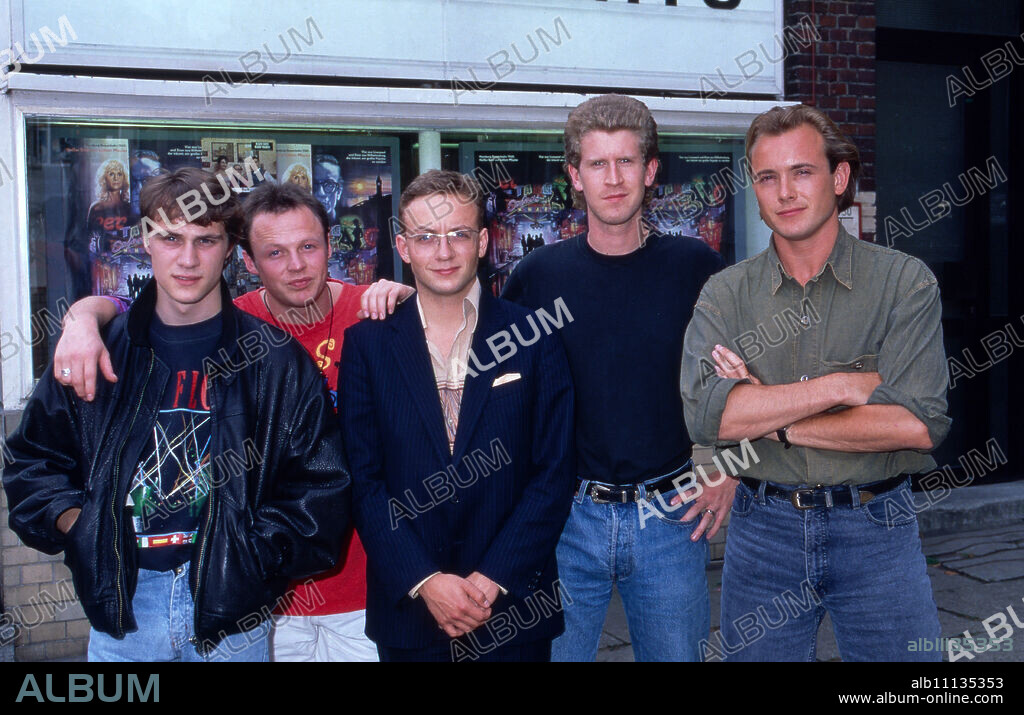 Tony Forsyth, Mark Forrest, Wigald Boning, Paul Codman and James Hicks from the film "Hard Days, Hard Nights", Germany 1990. (original german headline: Hard Days, Hard Nights).