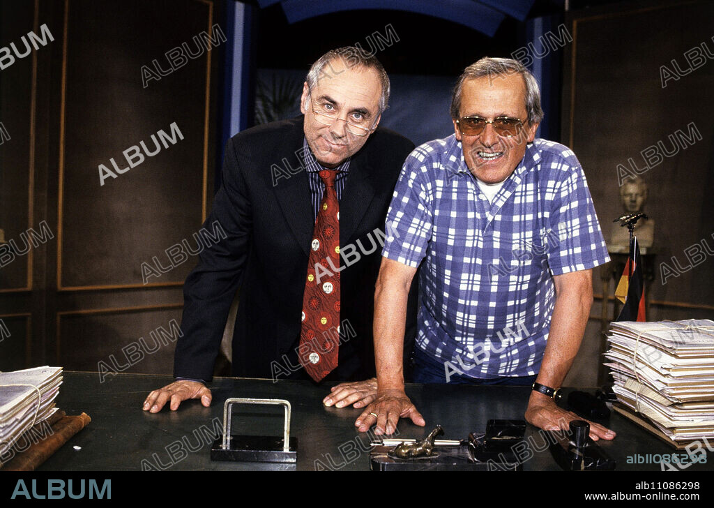 SCHEIBENWISCHER / The cabaret show by and with DIETER HILDEBRANDT (right) and BRUNO JONAS. Recording from around 2000 V / Headline: SCHEIBENWISCHER.