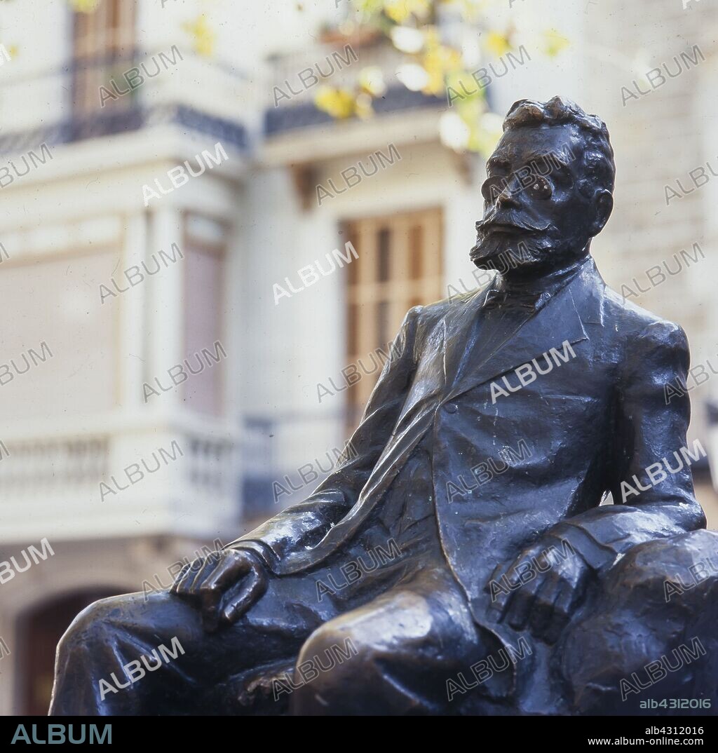 JOSEP CARDONA I FURRO. Josep Cardona i Furró / A Àngel Guimerà, 1909, Plaça de Sant Josep Oriol, Barcelona.