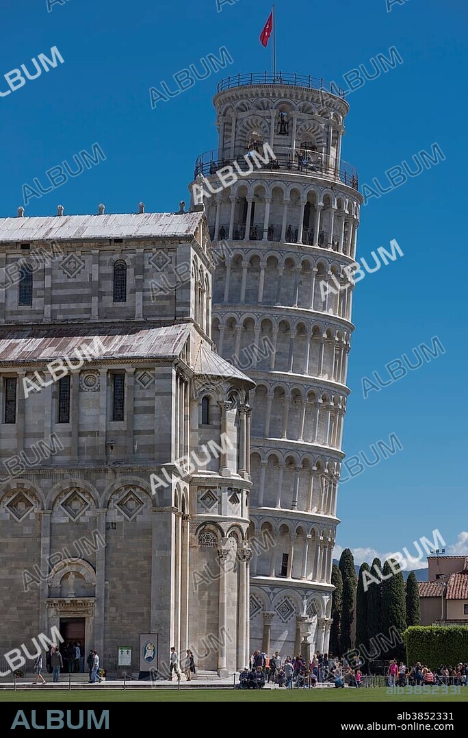 Santa Maria Assunta Cathedral and Leaning Tower of Pisa, Piazza del Duomo, Piazza dei Miracoli, Province of Pisa, Tuscany, Italy, Europe.